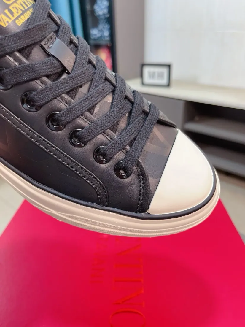 Men's shoes 💰500🌸🌸[Valentino] Couple model, official website 1:1 replica, fashionable casual men's shoes 🔜The upper is made of imported high-quality original special upper sheepskin lining, the upper foot is very stylish, personalized fashionable rubber wear-resistant outsole, size: 35-44 (45 can be customized)